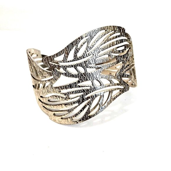 Charming Charlie Silver Leaf Open Cuff Bracelet - Picture 1 of 2